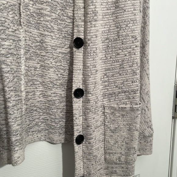 American Eagle Heathered Gray Button Cardigan - Picture 3 of 5